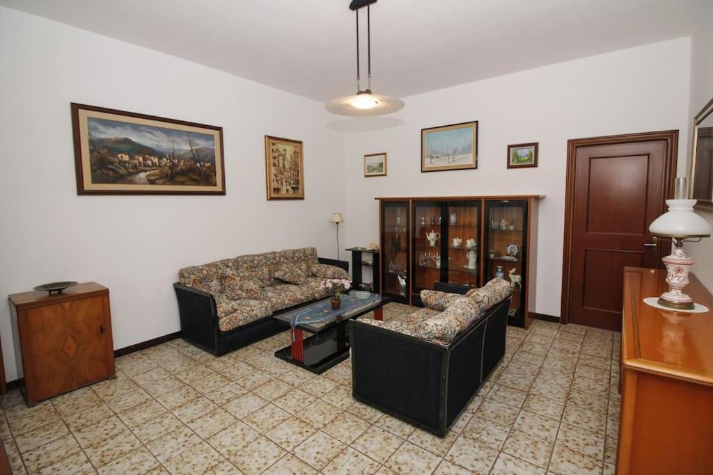 Апартаменты La Casa Di Carlo Сант-Антиоко Экстерьер фото